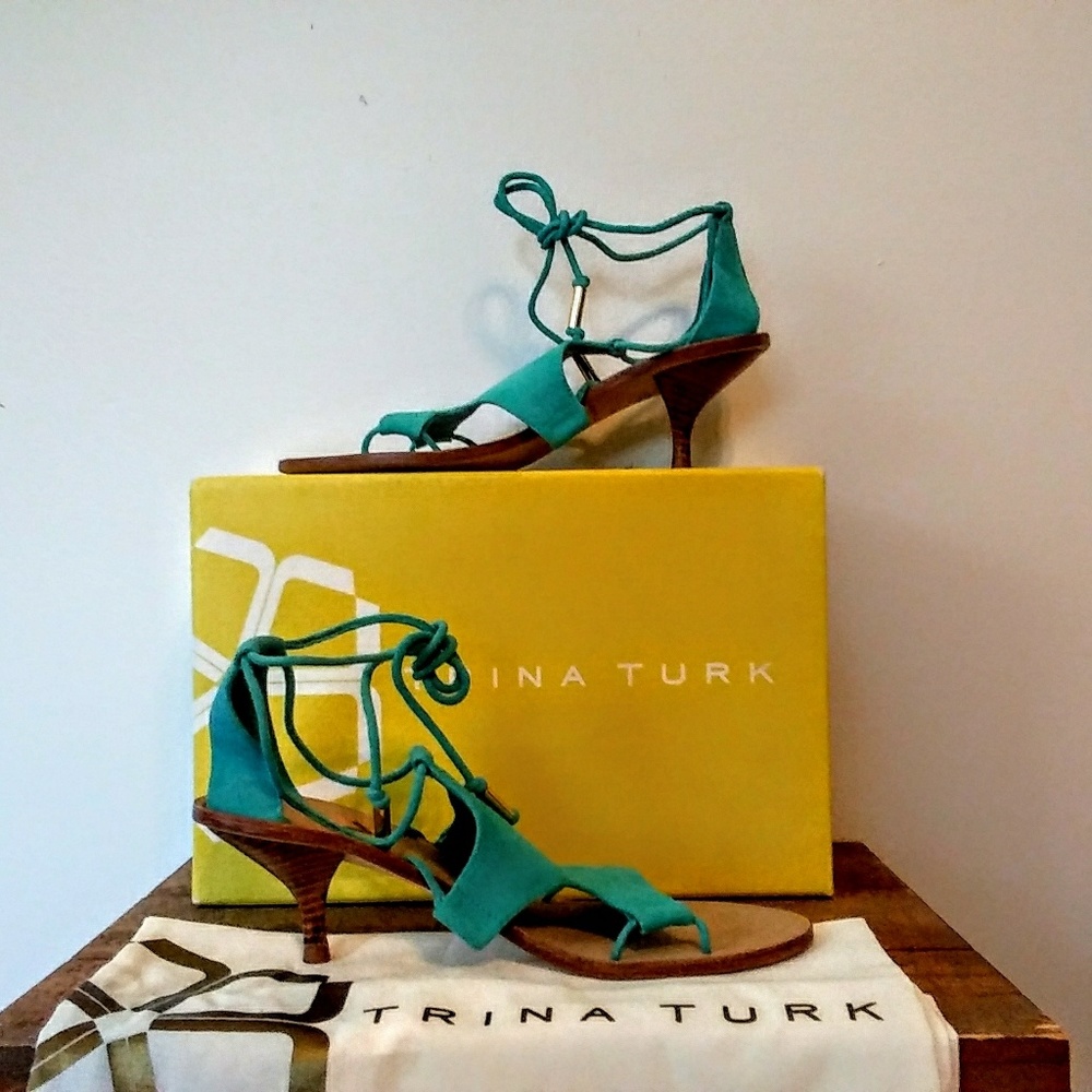 NIB Trina Turk Evelyn Suede Heeled Sandals - Picture 1 of 8